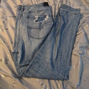 AE Super High-Rise Distressed Jegging